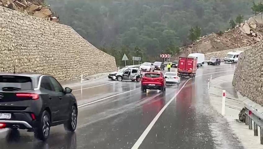 Konya yolunda iki ayrı kaza! Yaralılar var 1